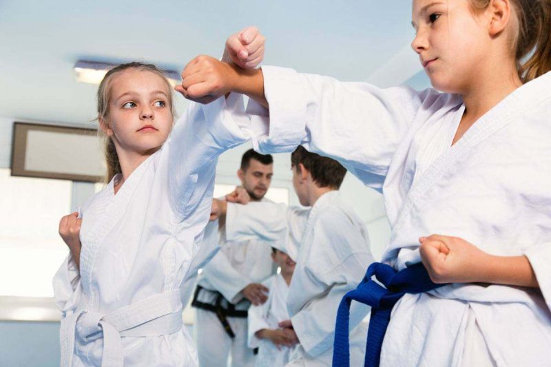 karate-kids-sparring-1